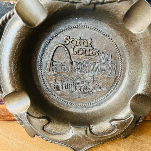 VTG Pewter Souvenir ashtray from St. Louis - Picture 8 of 10